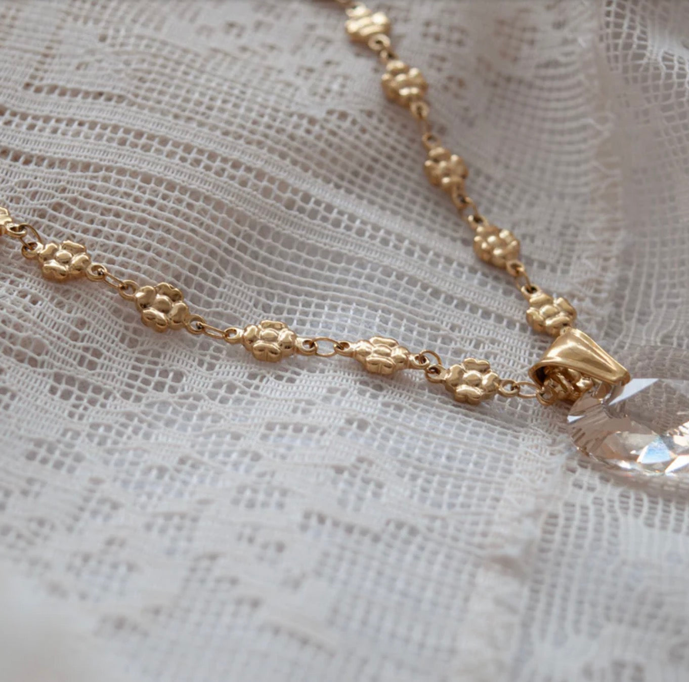 Sacré Cœur Necklace - Hen and Bear