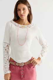 Amber Lace Cuff - White