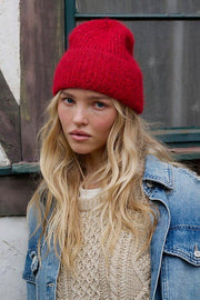 Frostline Beanie - Red